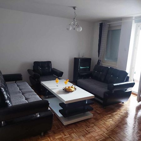 Apartman Adi Яйце Екстериор снимка