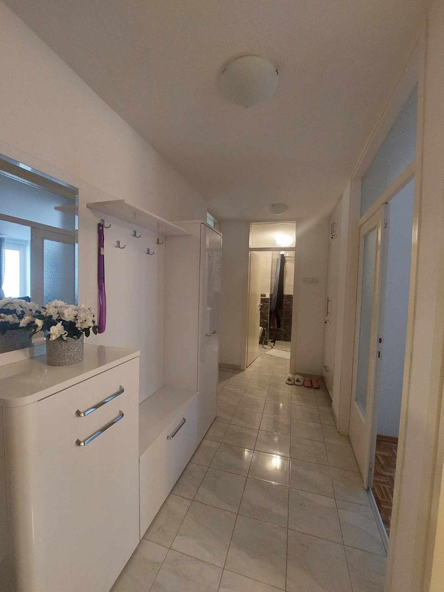 Apartman Adi Яйце Екстериор снимка