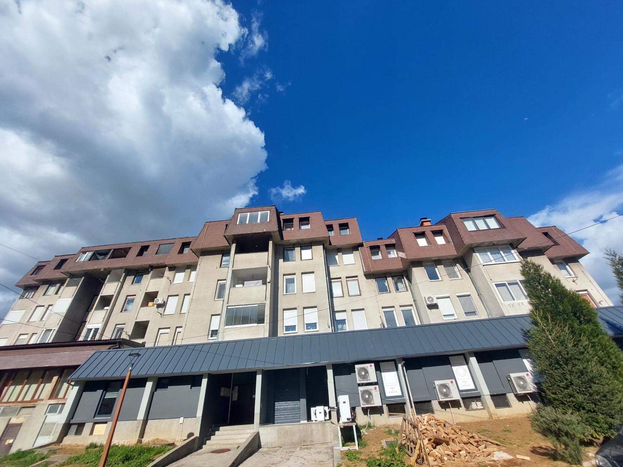 Apartman Adi Яйце Екстериор снимка