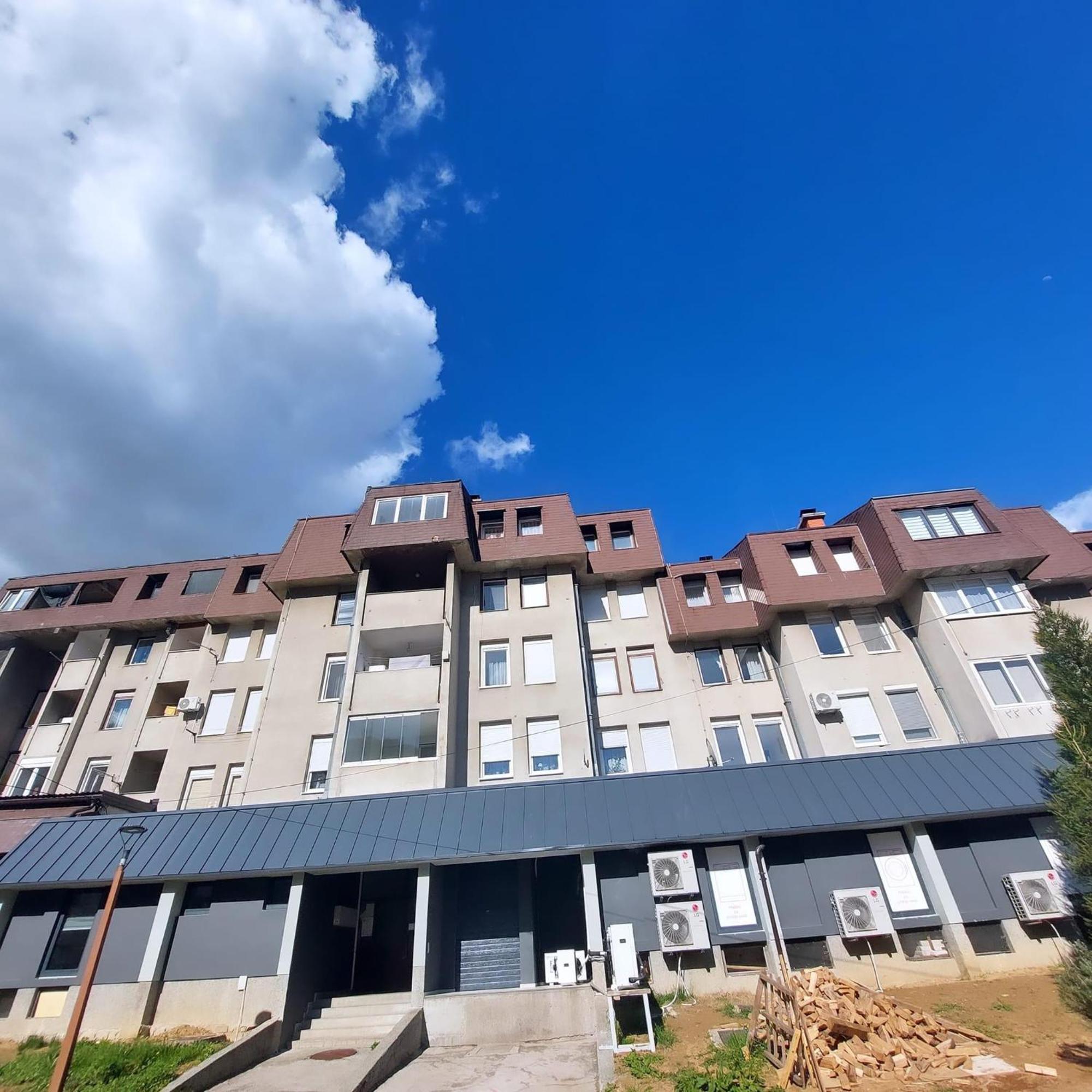 Apartman Adi Яйце Екстериор снимка